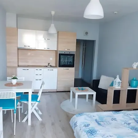 Maryne Studio с паркомясто Apartamento *